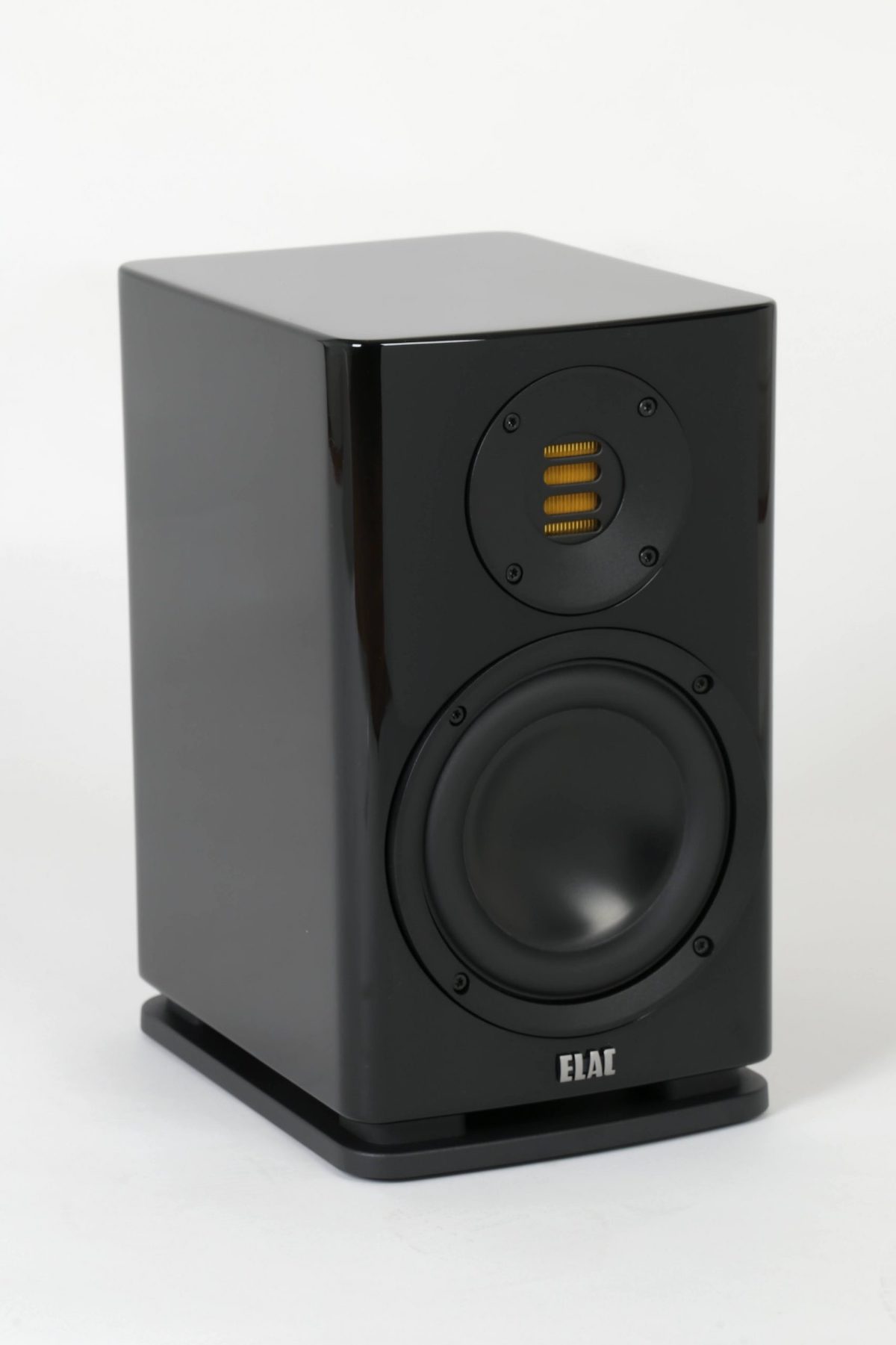 ELAC Announces the Solano Line of Home Speakers SoundLab